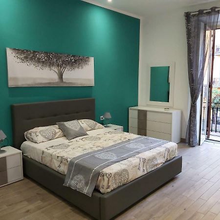 Dormire A Napoli Centro Holiday House Casa Vacanza Bagian luar foto