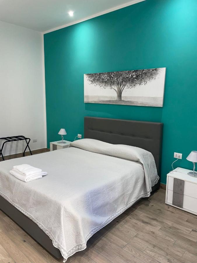 Dormire A Napoli Centro Holiday House Casa Vacanza Bagian luar foto