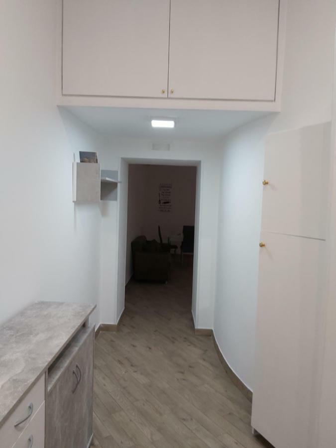 Dormire A Napoli Centro Holiday House Casa Vacanza Bagian luar foto
